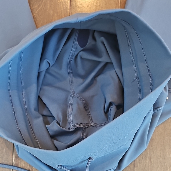 Vuori Daily Legging, Light French Blue, Size Small - Picture 7 of 13